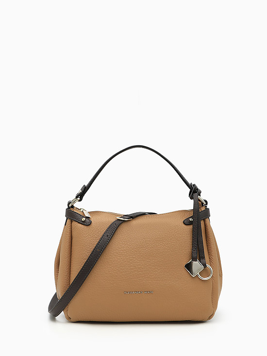 Небольшая мягкая кожаная сумка-хобо песочного цвета с коричневыми вставками  Alessandro Beato