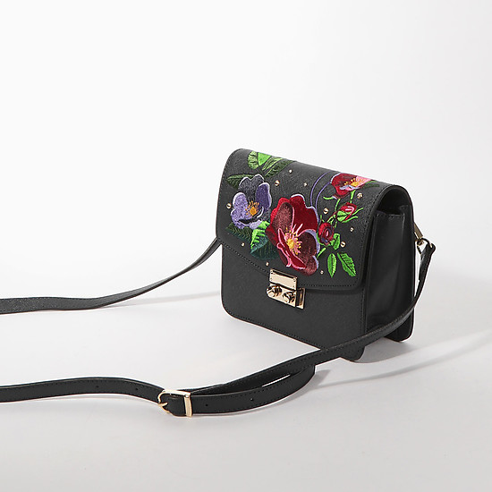 Черная сумочка из натуральной кожи сафьяно с цветочной вышивкой  Alessandro Beato