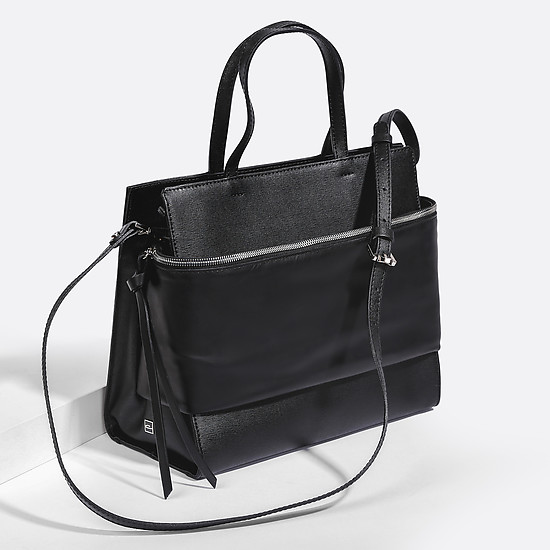 Оригинальная сумка из натуральной кожи с декором-молнией в классическом черном цвете  Gianni Chiarini