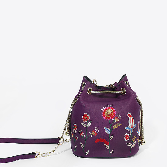 Сумочка-мешок небольшого размера фиолетового цвета из натуральной кожи с цветочной вышивкой  Alessandro Beato