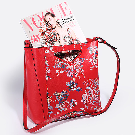 Необычная сумочка в ориентальном стиле из натуральной кожи сафьяно в красном цвете  Gianni Chiarini