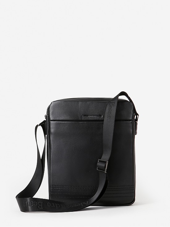 Небольшая сумка-планшет из натуральной кожи черного цвета  Alessandro Beato