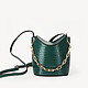 Зеленая компактная сумка из кожи под крокодила с ремешком-цепочкой  Gianni Chiarini