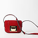 Красная сумка кросс-боди из кожи под крокодила с массивной золотой пряжкой  Gianni Chiarini