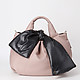 Светло-розовая двусторонняя сумка из мягкой кожи в сочетании со стеганой болоньевой тканью  Roberta Gandolfi