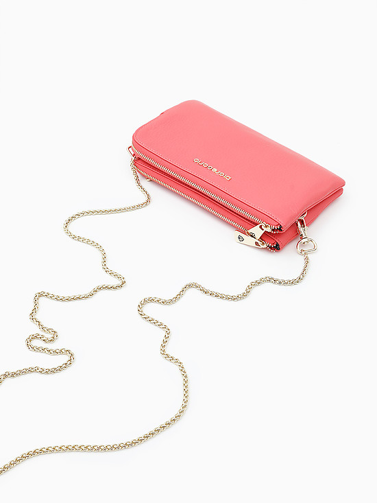 Розовая микро-сумочка - кошелек из мягкой кожи с цепочкой на шею  Di Gregorio