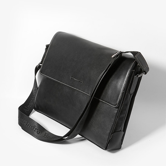 Мужская кожаная сумка-мессенджер черного цвета  Alessandro Beato
