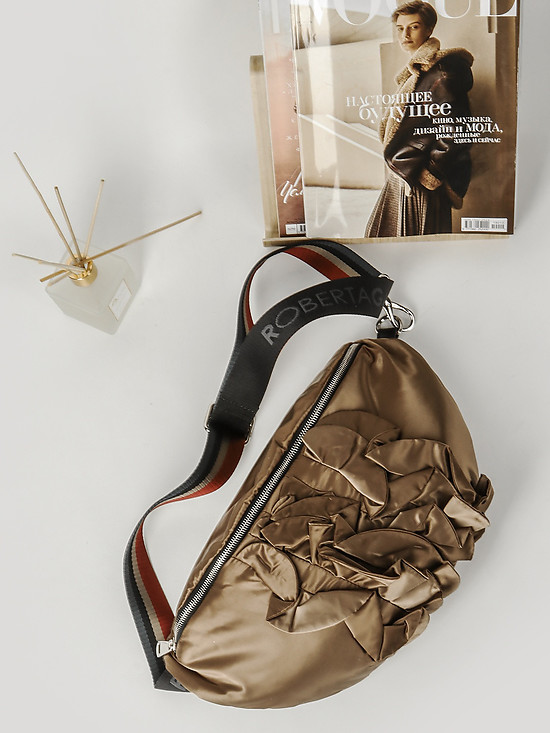 Бежевая текстильная сумочка слинг со съемным ремешком  Roberta Gandolfi