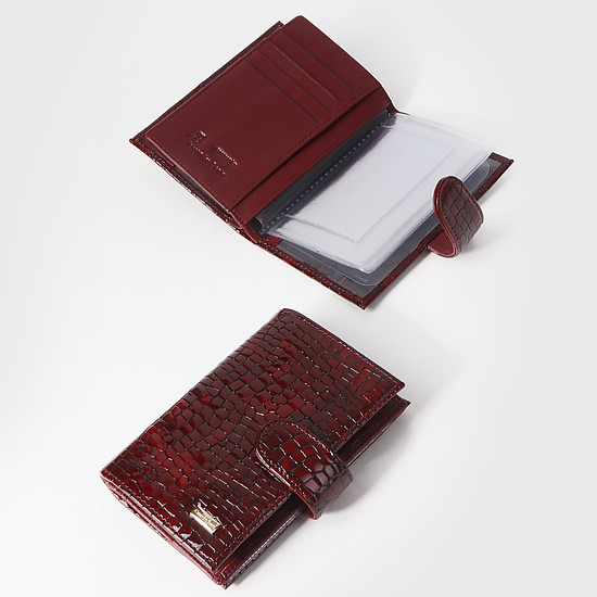 Бордовая обложка на автодокументы и паспорт из лаковой кожи с тиснением под рептилию  Alessandro Beato