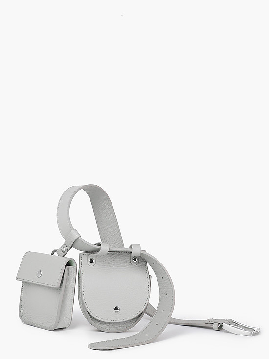 Пастельно-серый ремень с двумя мини-сумочками из зернистой кожи  BE NICE