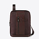 Маленькая мужская сумка через плечо коричневого цвета  Piquadro