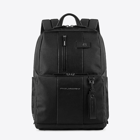 Мужской черный рюкзак среднего размера  Piquadro