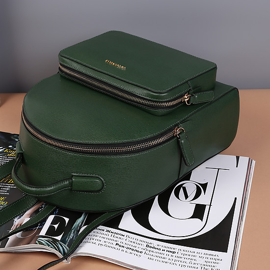 Зеленый рюкзак с карманом  Coccinelle