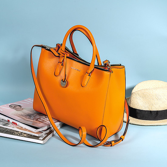 Классическая сумка оранжевого цвета среднего размера из натуральной кожи  Coccinelle