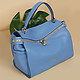 Вместительная голубая сумка-баулет Atsuko  Coccinelle
