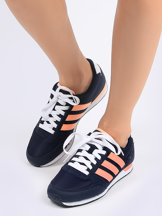 Женские кроссовки Adidas