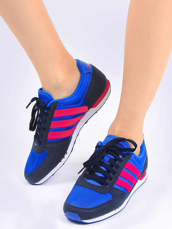 Женские кроссовки Adidas