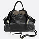 Вместительная черная кожаная сумка с декоративной вставкой из светлой кожи  IO Pelle