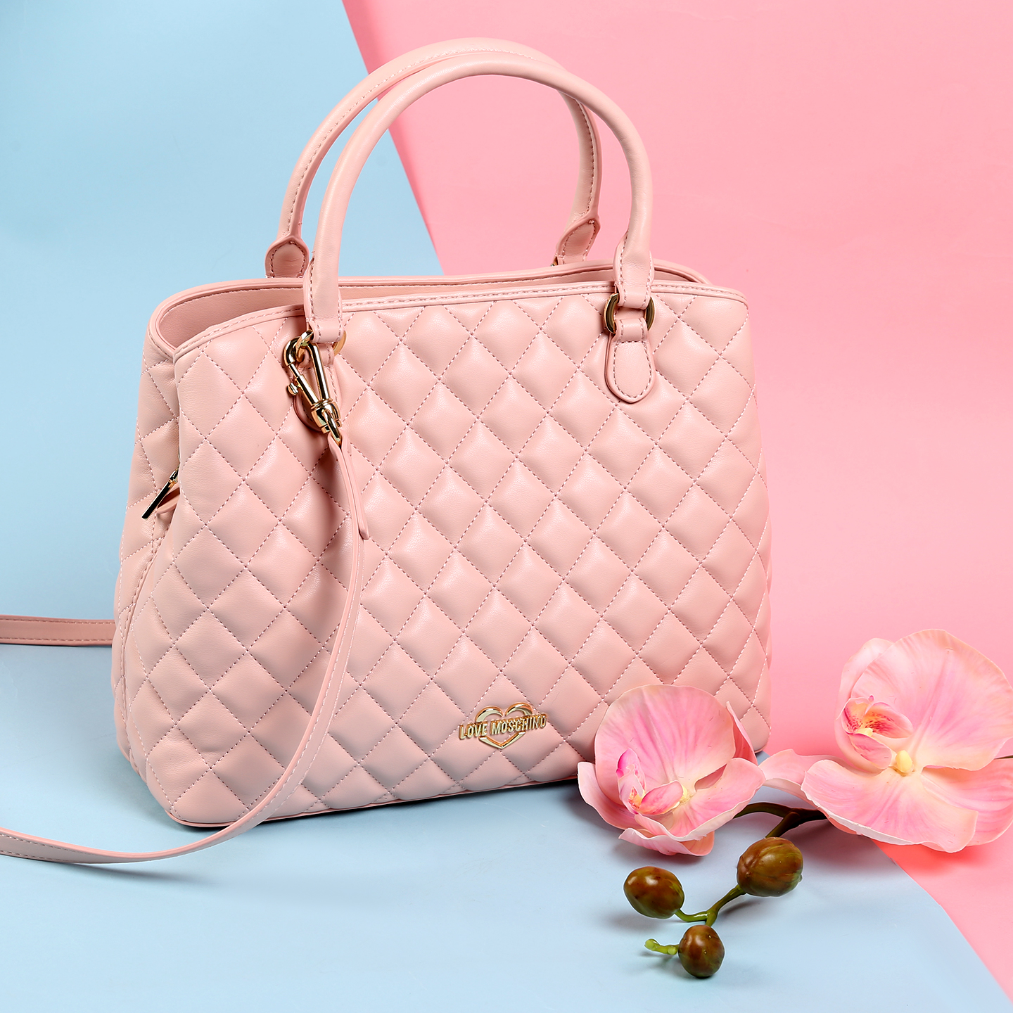 Розовая сумка купить. Сумки простеганные Пинк. Красивые сумки. Красивые женские сумочки. Сумка женская стеганая.