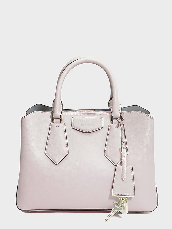 Нежно-розовая кожаная сумка-тоут среднего размера с фирменным брелоком  DKNY