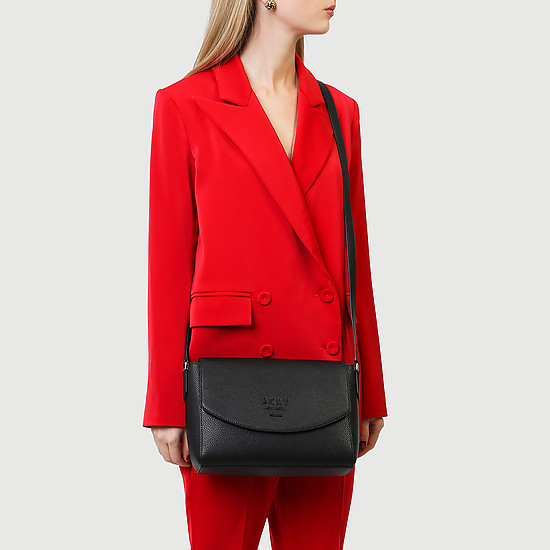 Женские сумки через плечо DKNY