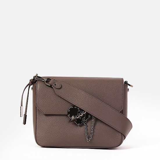 Кожаная сумочка кросс-боди в оттенке тауп с декором в форме сердца  Eleganzza